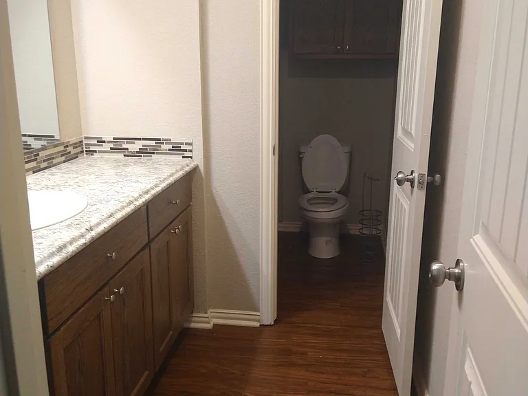 4701 Interstate Highway 30 — Photo 14