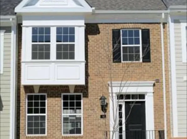18 Derby Dr, La Plata, MD 20646