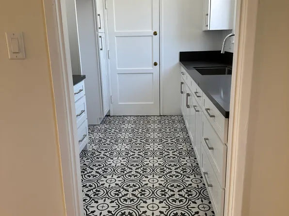 (undisclosed Address), Los Angeles, CA 90039