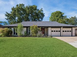 15726 Blackhawk Blvd, Friendswood, TX 77546