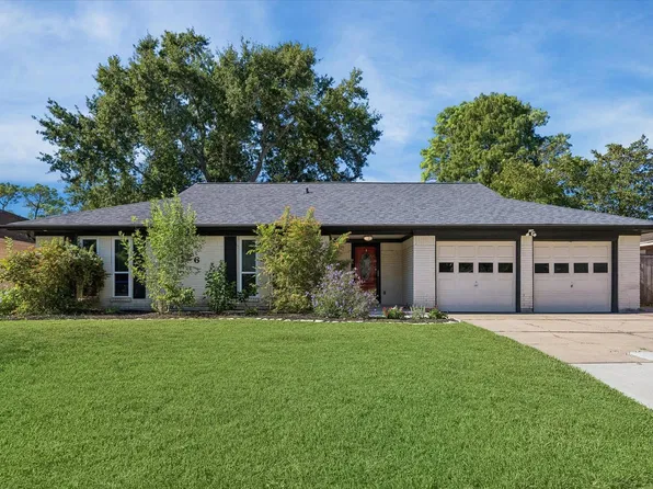 15726 Blackhawk Blvd, Friendswood, TX 77546