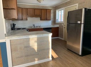 693 Minerva Ave, Wauconda, IL 60084