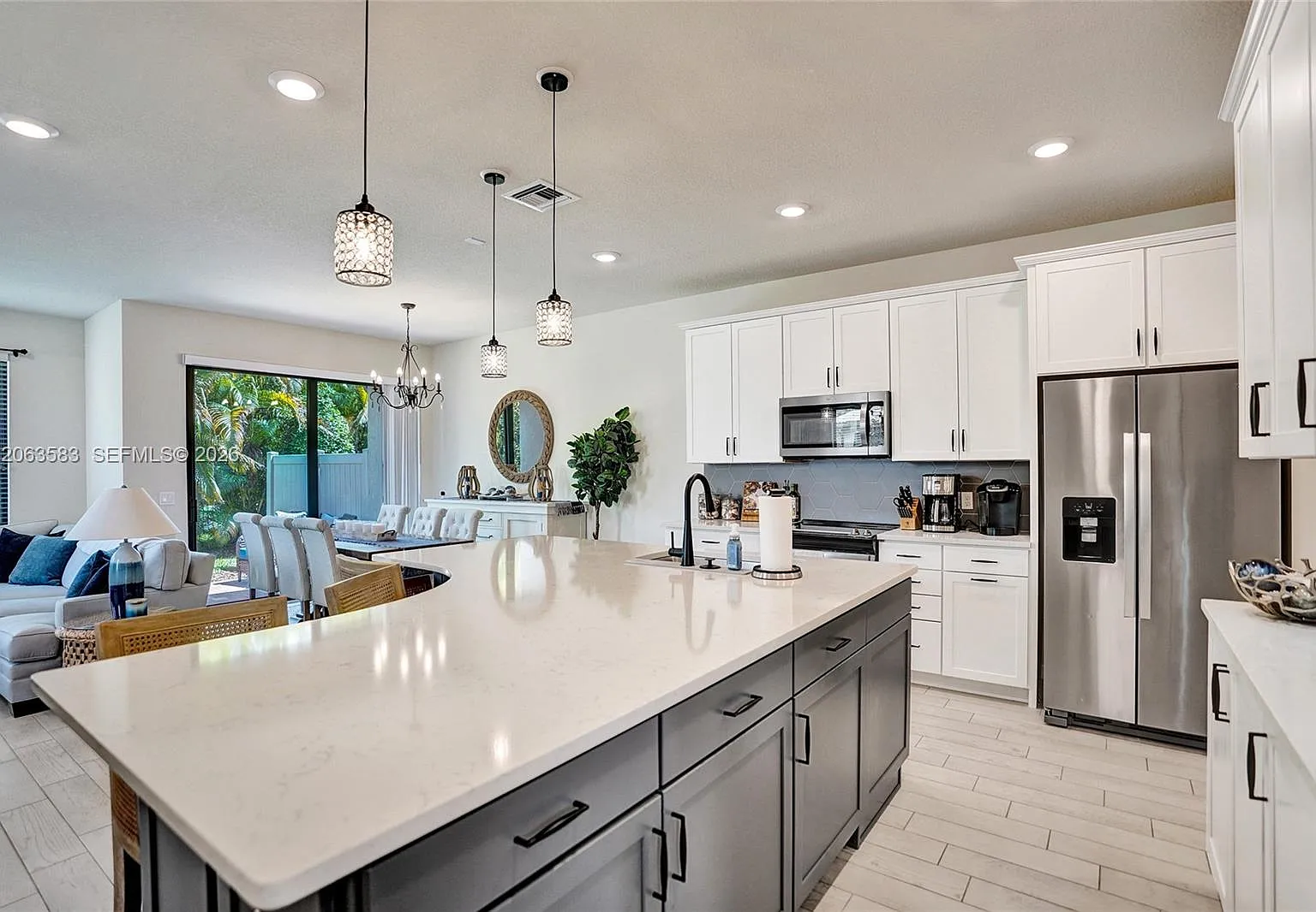 3 bed, 2.5 bath, 1895 sqft, $3,400 — Photo 1