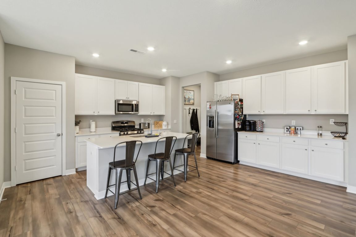 next background image