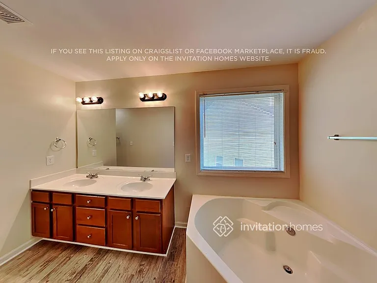 2465 Valley Creek Dr — Photo 18