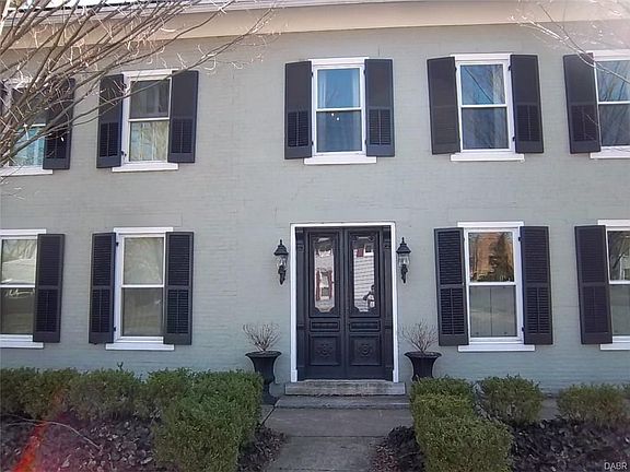 4th image of 104 S Plum St
