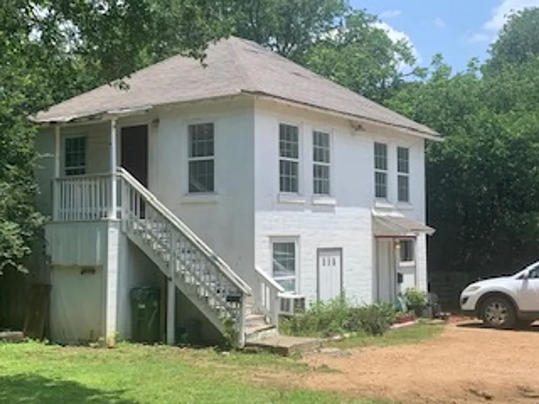 807 Bowie St #B — Photo 2
