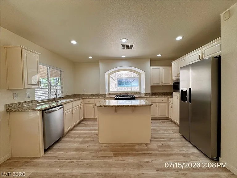 10921 Calcedonian St — Photo 11