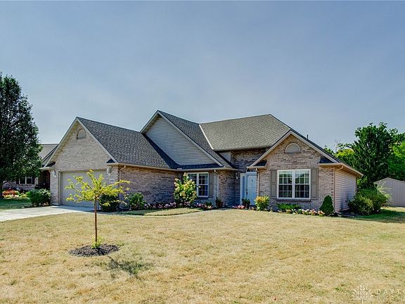 3rd image of 445 Sharon Ct