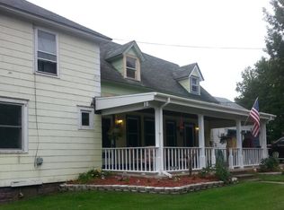 13 Cherry St, Champlain, NY 12919