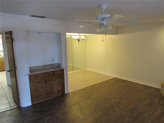 3rd image of 737 Alice Ln