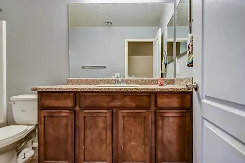 2114 S 102nd Ln — Photo 2