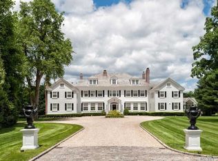 199 Feeks Ln, Locust Valley, NY 11560