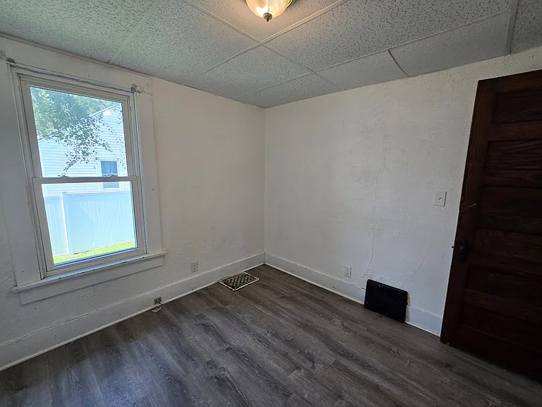 406 Gable St — Photo 15