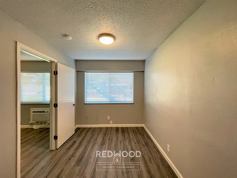 5324 Holiday Dr. — Photo 24