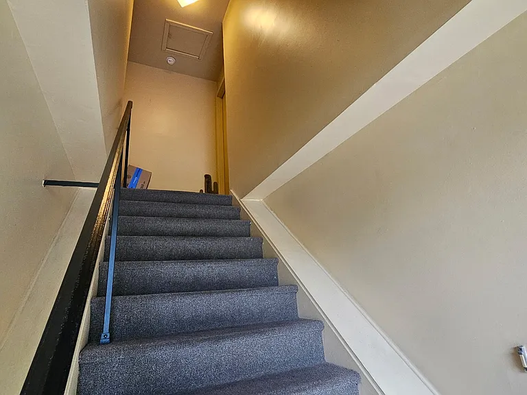1014 Cricket Ln — Photo 2