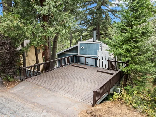 23774 Lakeview Dr, Crestline, CA 92325
