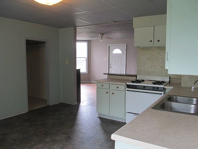 2nd image of 434 N 5th St