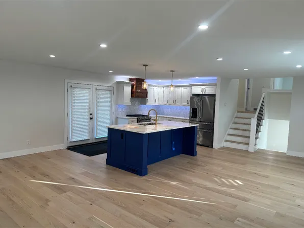 (undisclosed Address), Liverpool, NY 13090