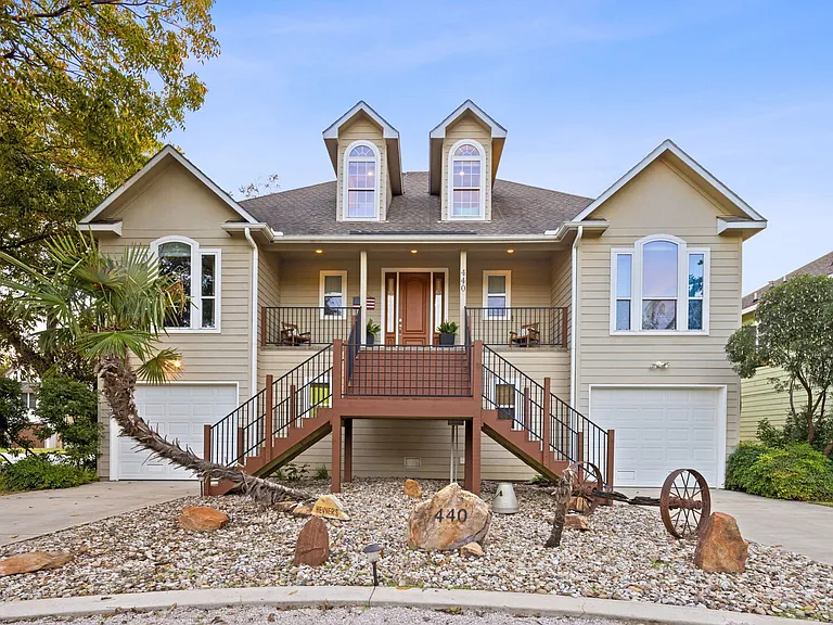 Campa Pajama Ln — Photo 44
