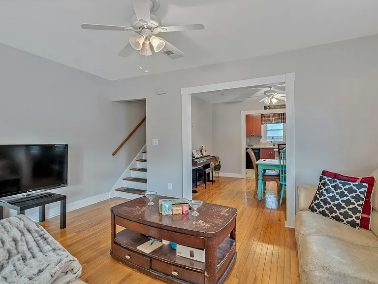 43 Hillcrest Ave #B — Photo 8