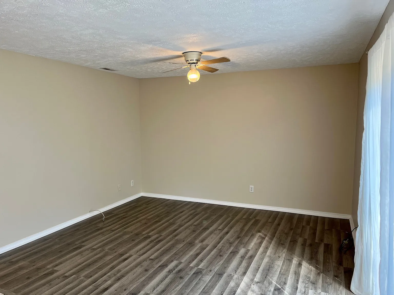 2 bed, 2.5 bath, 1200 sqft, $1,450 — Photo 2