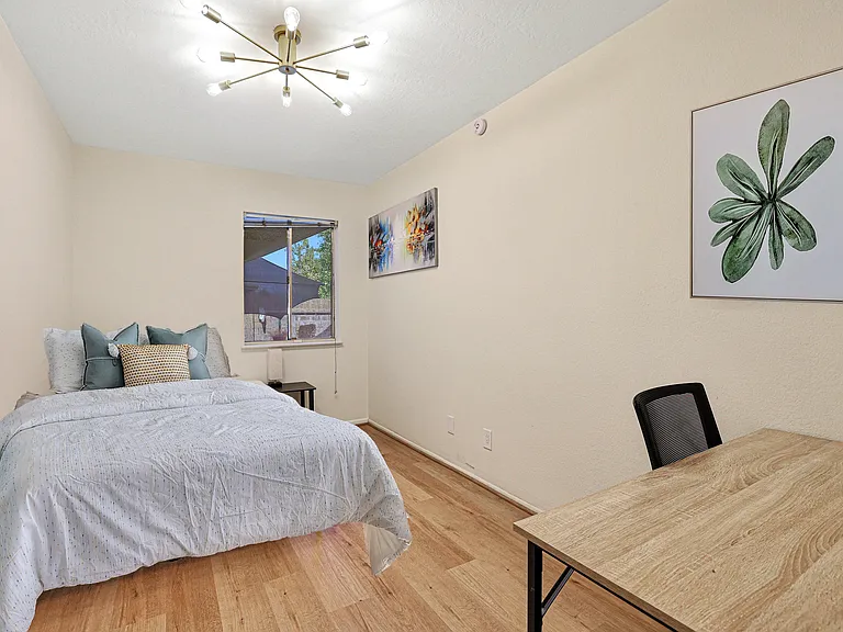 Bedroom 8 - Full bed