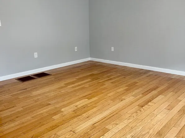 17 Foster St, Brockton, MA 02301