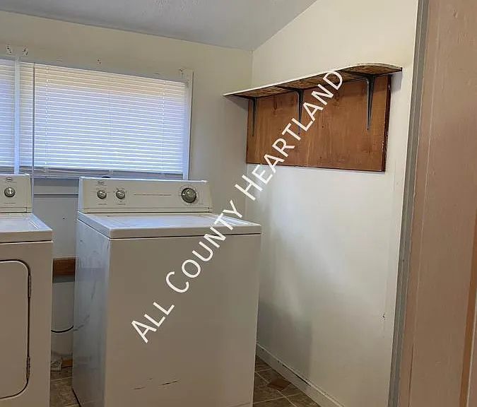 219 W Kenworthy St — Photo 26