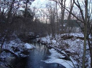 Cherokee Dr, New Buffalo, MI 49117