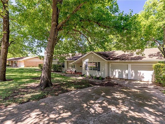 3rd image of 1200 Briarwood Blvd