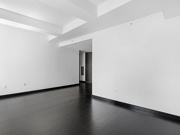 5th image of 20 Pine St APT 2204