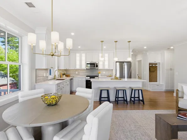 67 Queen St #4C, East Greenwich, RI 02818