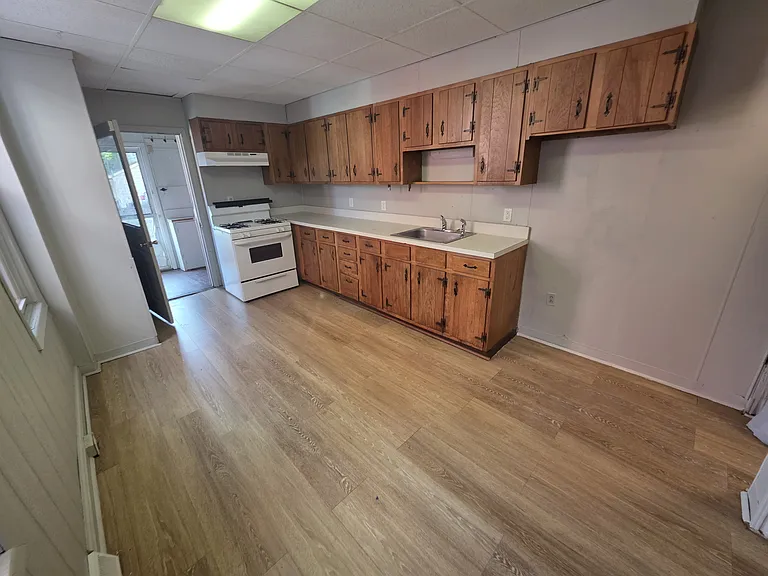 156 S Albemarle St — Photo 2