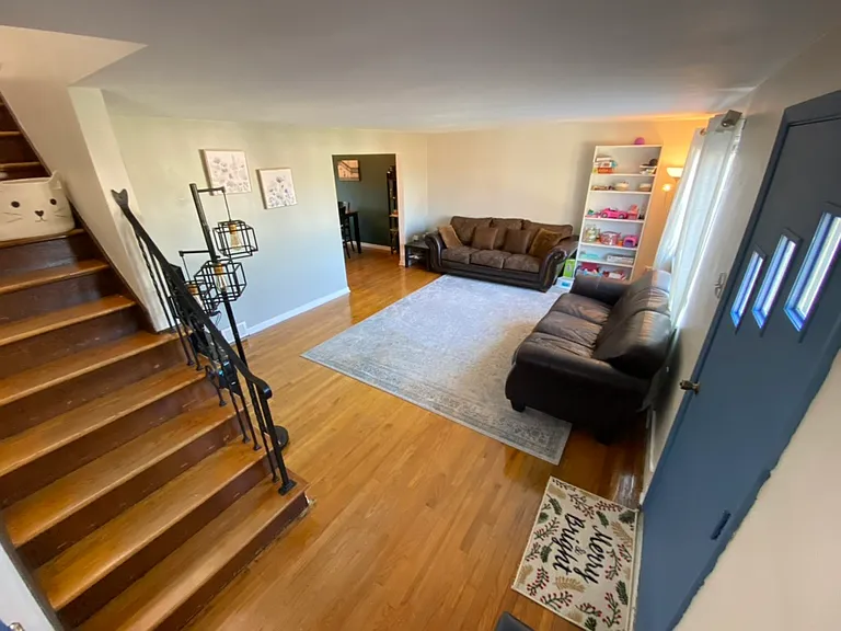 57 Seneca Dr — Photo 5