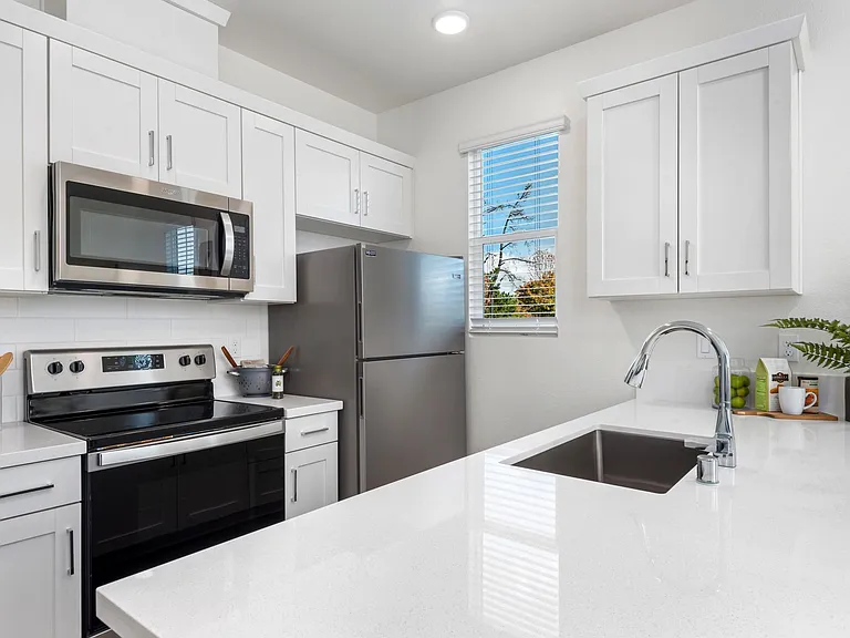 Colgan Creek Townhomes — Photo 7