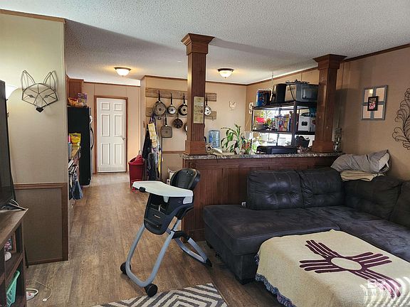 3rd image of 3223 Baptiste Dr S