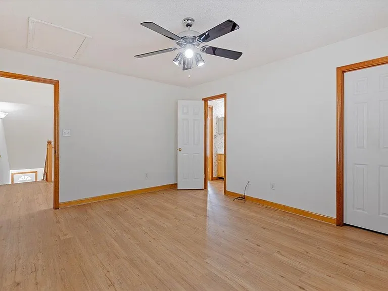 2510 Golden Park Ln — Photo 28