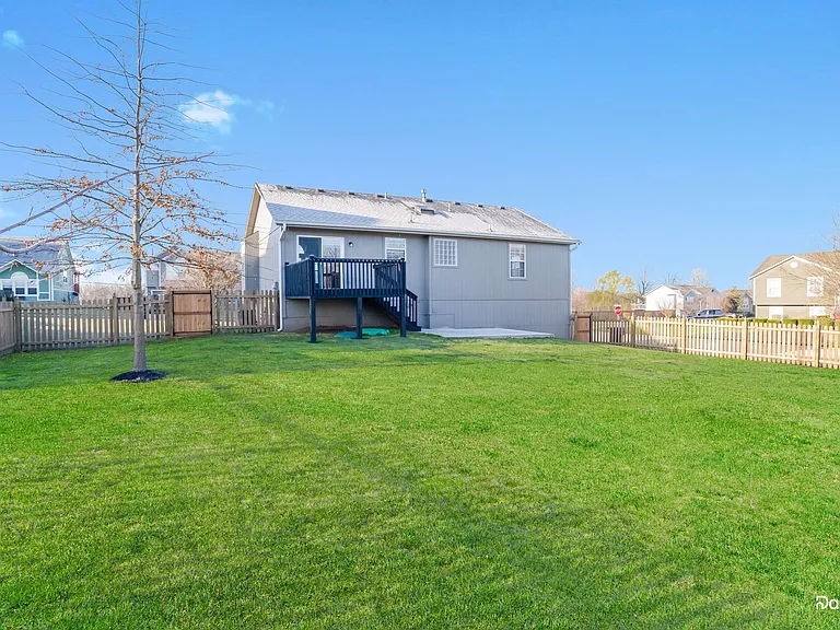 1310 Spruce Dr — Photo 14