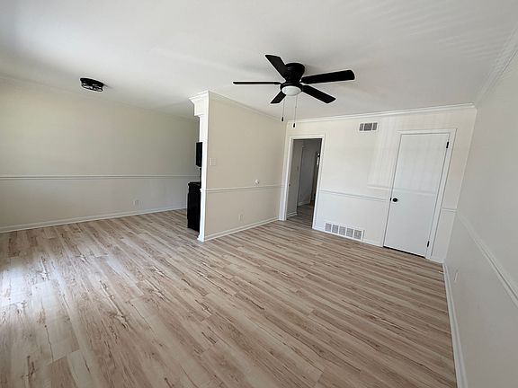3rd image of 214 N Fillmore St APT 9