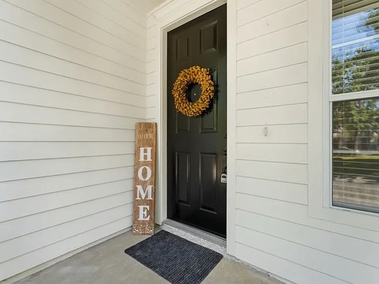 11585 NW 18th Pl — Photo 2