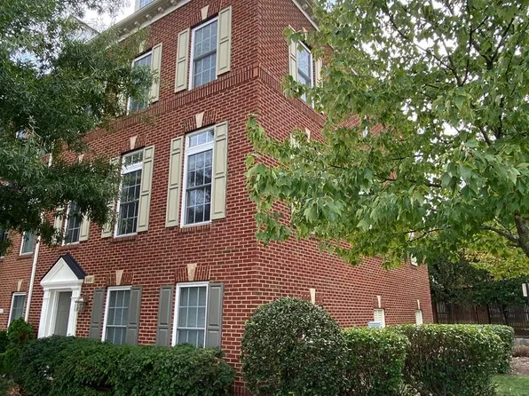 848 W Glebe Rd, Alexandria, VA 22305