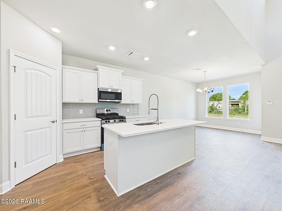 3rd image of 211 Bellewood Dr