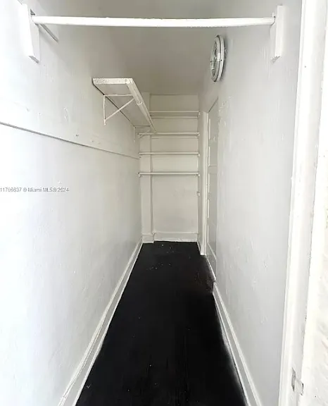 1603 SW 8th St #5 — Photo 5