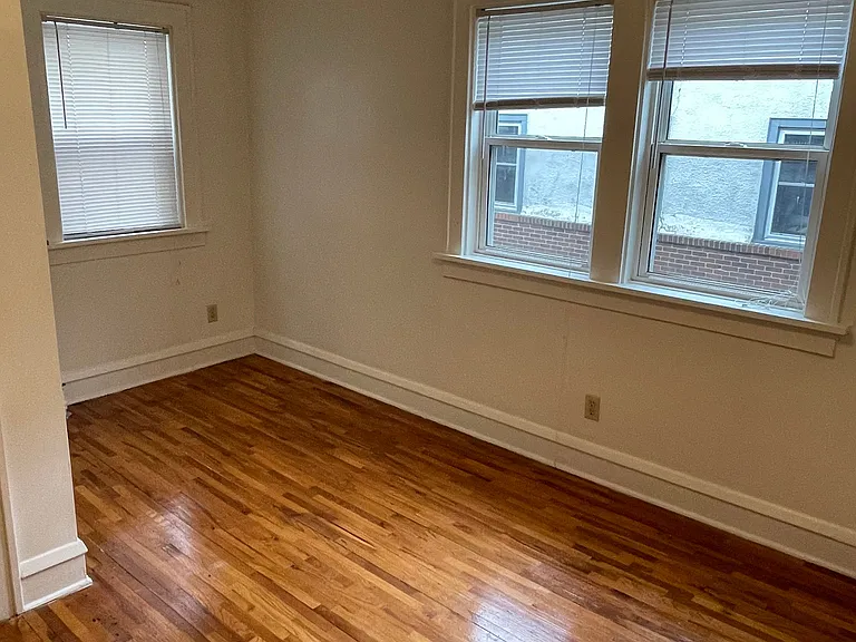 St. Clair Apartments — Photo 19
