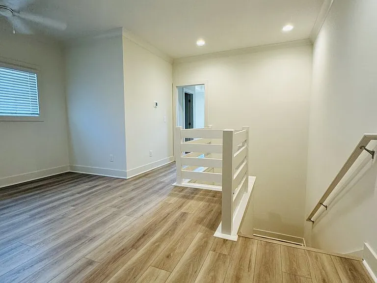 1108 Runningvine Ln — Photo 4