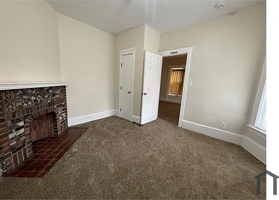 5 bed, 1709 sqft, $2,000 — Photo 2