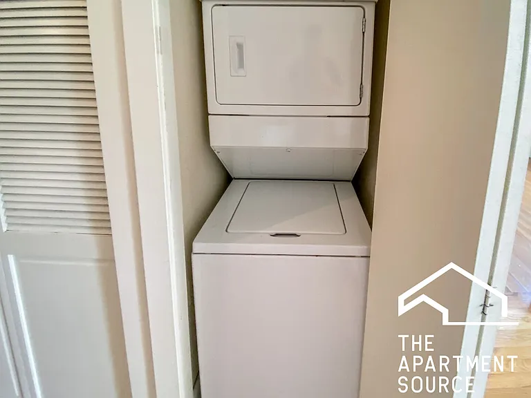 2950 N Racine Ave #2 — Photo 7