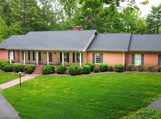 507 Cross Creek Dr, Mount Airy, NC 27030