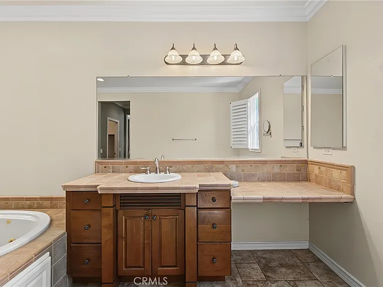 1254 Duxbury Cir — Photo 39